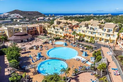 Image de Spacious apartment with views of the pool and Los Cristianos.