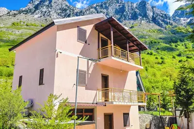 Image de Arditi’s Villa – Mountain View in Bogë