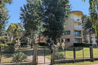 Image de Appartement de vacances avec balcon et vue sur le lac