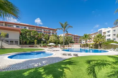 Image de Pool and Large Balcony by Lagos Marina