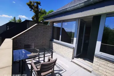 Image de Cottage 408 is tastefully decorated, with a sunny terrace and a view of the valley.