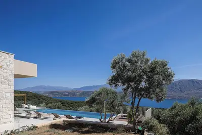 Image de Villa Olvos - Soaked In Blue by etouri