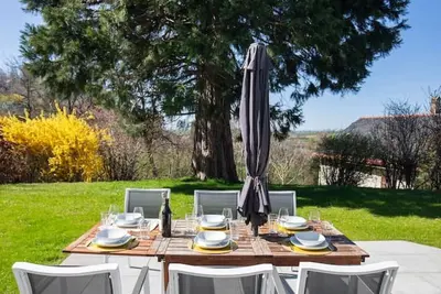 Image de Superbe appartement lumineux avec jardin privé