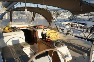 Image de Sun-Kissed Sailing Adventure in Islas Sarónicas