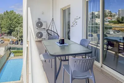 Image de #408 Relaxing One-Bedroom Getaway with Pool
