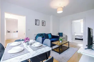 Image de Sleeps 6 | 2br Apartment | Central Otley Location