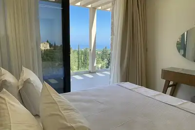 Image de Villa Aurelia – Piscine privée, jacuzzi et vue sur la mer