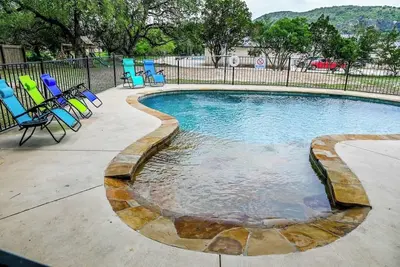 Image de High Life ~ Frio River Access ~ Private Pool