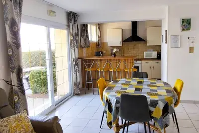 Image de Gîte 'Aquillon' avec vue sur mer, terrasse privée et Wi-Fi