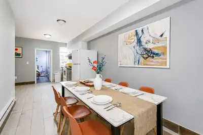 Image de Lancaster Art Suite 2 - 4br near Drexel & Penn