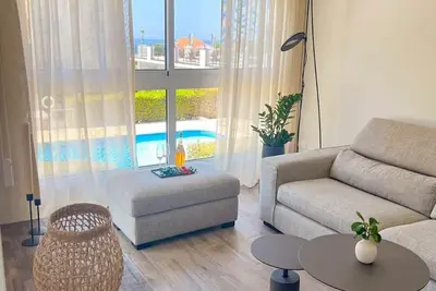 Image de St Raphael Marina Sea Breeze Apt & pool, Sleeps 4
