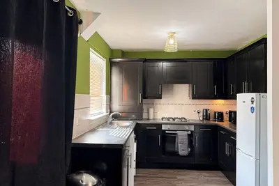 Image de Whole house, 4-Beds, sleeps 6, garden & parking