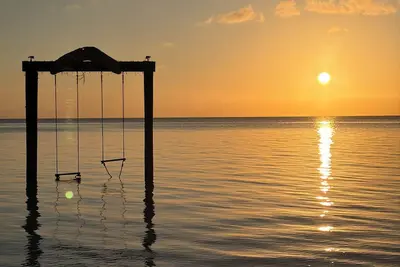 Image de Golden Hour: - Brand New 2026 - sunsets, beach, and park in perfect proximity.