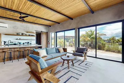 Image de Water-view villa with plunge pool, private deck, full kitchen & partial Ac