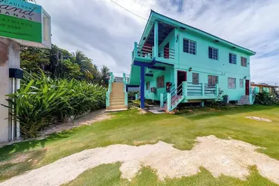 Image de Three vibrant studios w full kitchens, adult bikes, free WiFi & partial Ac