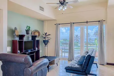 Image de Oceanfront home with pool, breathtaking views, central Ac & 2 large balconies