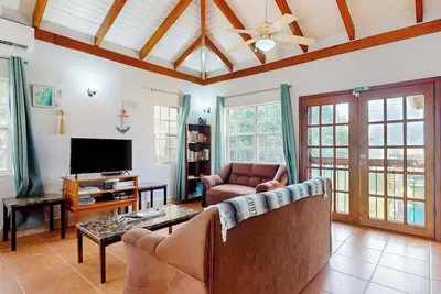 Image de Waterfront Caribbean getaway with private dock, Gold Standard Certified