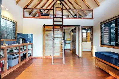 Image de Romantic cabana with veranda, hammock, partial Ac & WiFi - walk to the beach