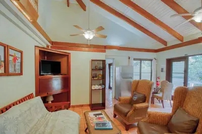 Image de Ocean view condo with shared pool, WiFi, & central Ac - steps to beach