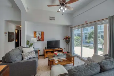 Image de Ground-level condo w WiFi, central Ac, & pool - walk to the beach