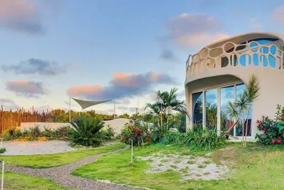 Image de Seaside luxury suite with Ac & pool