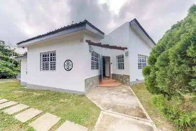 Image de Welcoming home near town with private pool, jungle views, WiFi & partial Ac