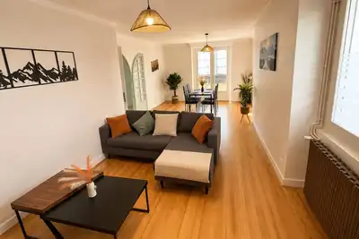 Image de Appartement rénové Lumineux & cosy, vue magnifique