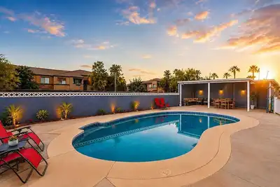 Image de New! Near Raceway/Stadium 5br Pool/Hot-Tub Events Ok!