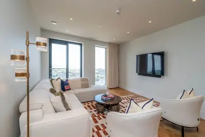 Image de Three-Bedroom Apartment with Exceptional City Views