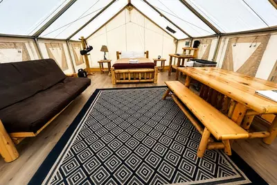 Image de Canvas Glamping Tent -Sleeps 3
