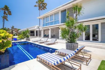 Image de 5br Beachfront Luxury Canggu Villa - Pool and Garden