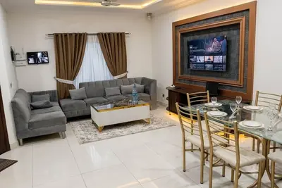 Image de Furnished house in marvelous Bahria Town Lahore perfect for your next geatway