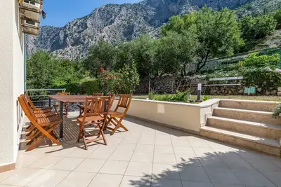 Image de Appartement de deux chambres avec la terrasse et la vue sur le mer Drasnice (Makarska) (A-22517-a)