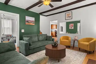 Image de Charming 4 bedroom Retreat in Arlington - Sleeps 12 Near Dc