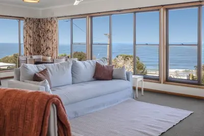 Image de Retro Crest - beautiful ocean views