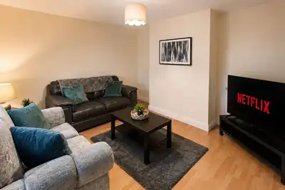 Image de Long Stays Welcome | Free Parking | WiFi | Smart Tv | Transport Links