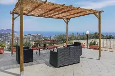 Image de 2 bedroom stunning home in Imperia