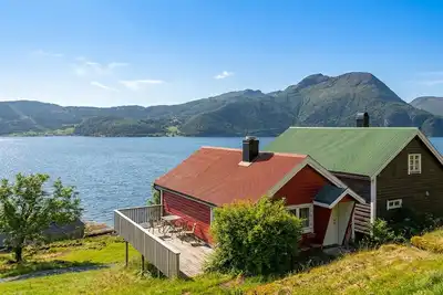 Image de 2 bedroom stunning home in Davik