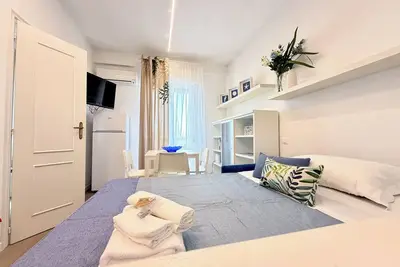 Image de Angolo Azzurro Holiday Home, 3 minutes from the highway, Free Parking ⭐
