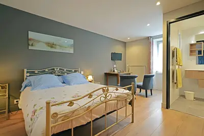 Image de Chambre d’hôtes « La Familiale » avec vue montagne, piscine partagée et Wi-Fi
