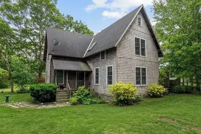 Image de Charming 3-bedroom Cottage with Ac in Oak Bluffs - Sleeps 8