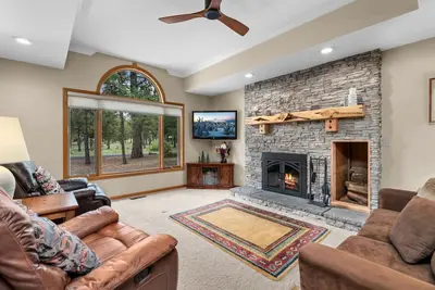 Image de Cozy, Single Level Home, Hot Tub, Sharc Passes