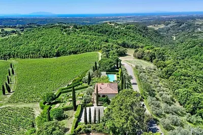 Image de Maison de vacances privée avec piscine privée, Wifi, balcon, animaux admis, vue panoramique