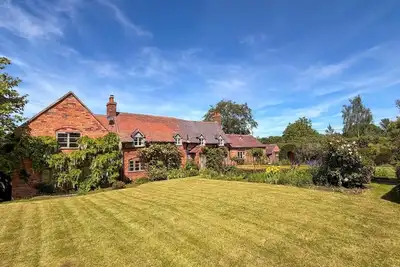 Image de 4 Bed in Shrawley (oc-s34861)
