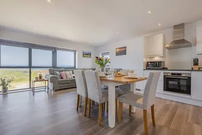 Image de 3 Bed in Tintagel (oc-l37508)