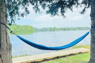 Image de Perfect 2-bedroom cottage in adorable Fremont on a private lake stocked.