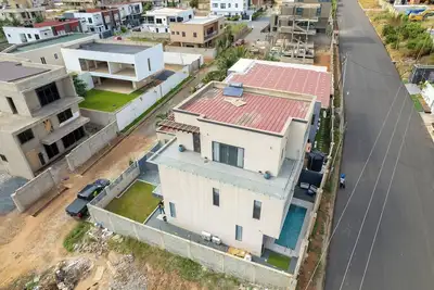 Image de A modern and luxurious 3-bedroom en-suite house located in Tse Addo, Accra.