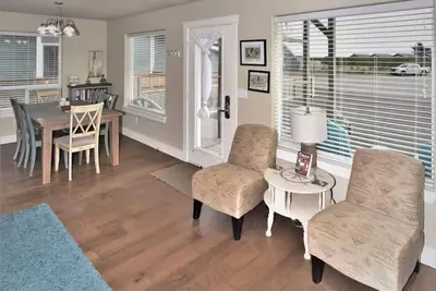 Image de Delightful 3-bedroom cottage in Ocean Shores near the beach w/ hot tub!