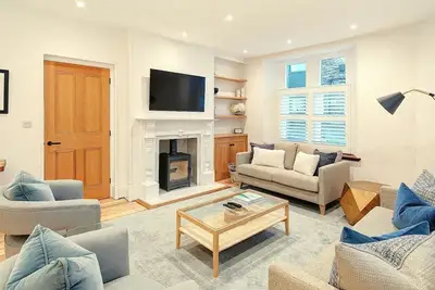 Image de 4 Bed in Windermere (oc-lr026)