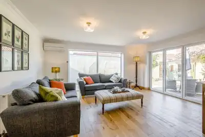 Image de 3 Bed in Holt (oc-s40247)